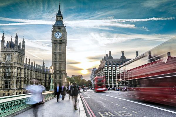 Big Ben and Houses of Parliament in rush hour
